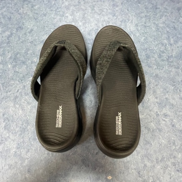 NEW Skechers Performance On The Go 600 Preferred Black Heather Sandals Size 9 - Picture 2 of 4